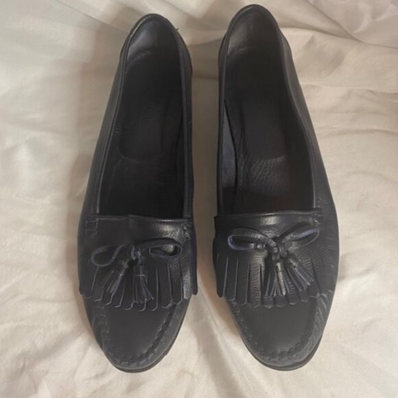 Cole Haan Women's Leather Navy Blue Loafer, with tassel, Size 10 - Picture 1 of 7